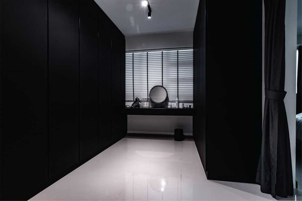 Modern Bedroom with Wardrobe and Closet