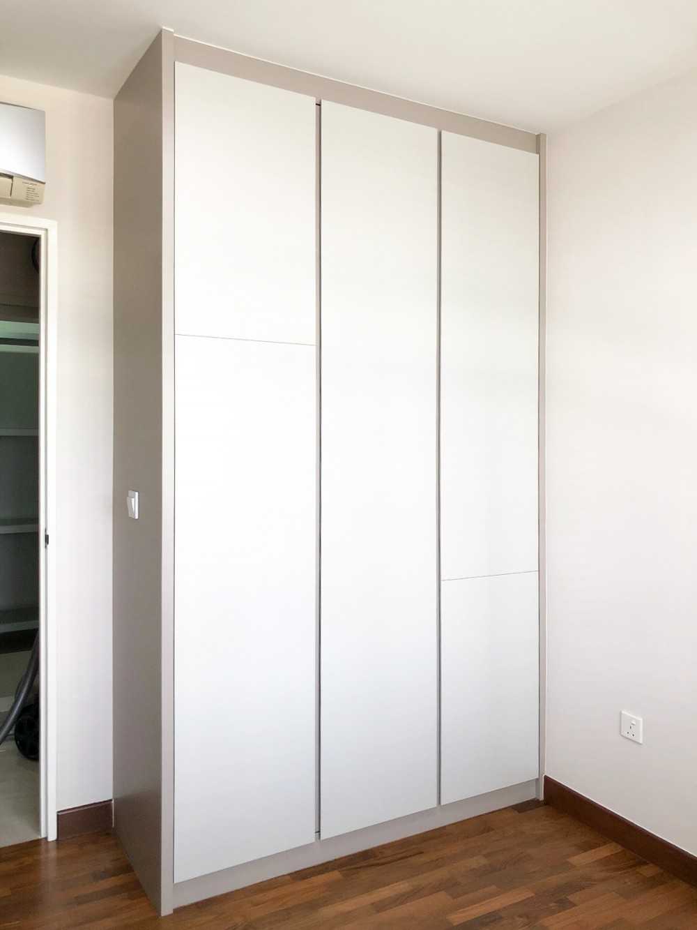 Modern Bedroom with Platform Bed and Vinyl Flooring