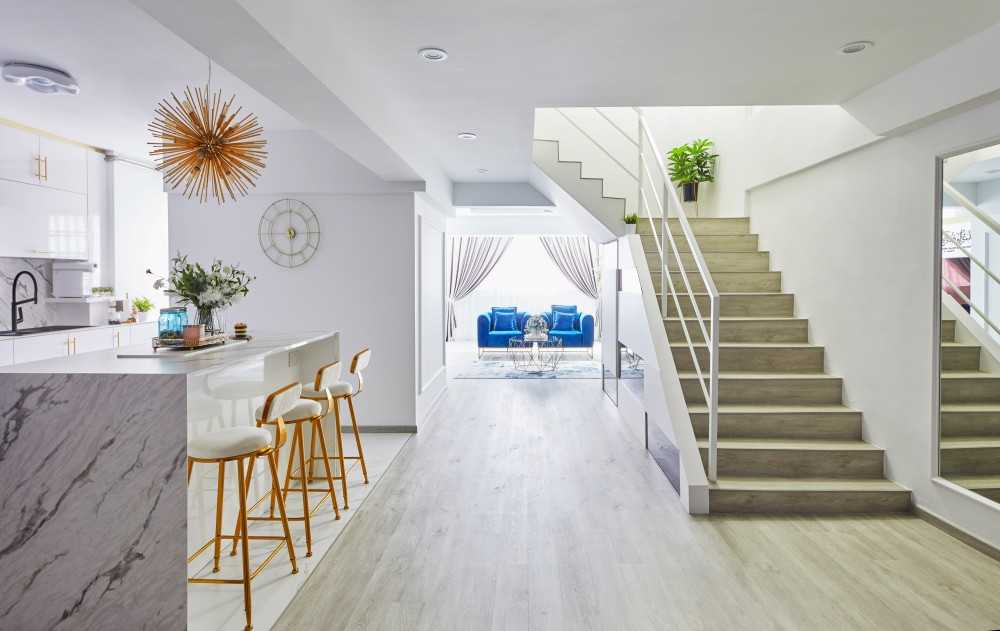 Contemporary Entryway with Mirror and Staircase