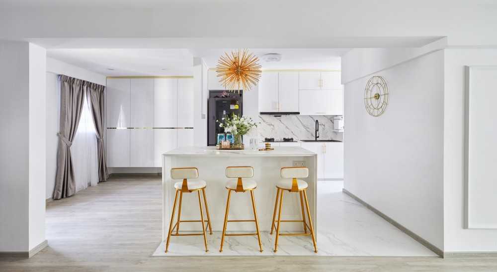 Contemporary Kitchen with Countertop and Vinyl Flooring