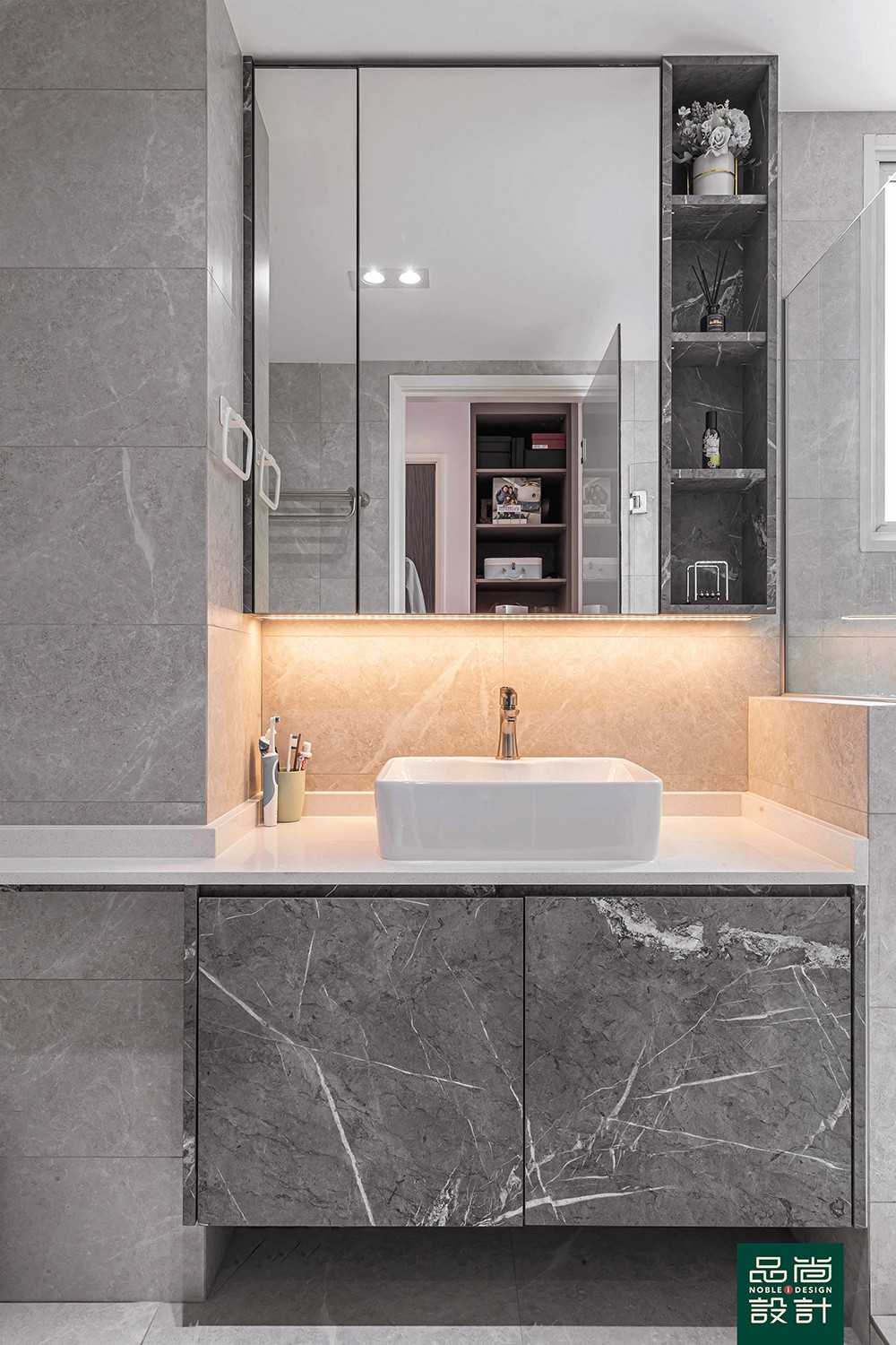 Scandinavian Bathroom with Homogeneous Tiles and Mirror