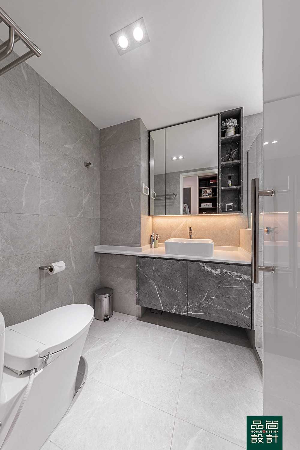 Scandinavian Bathroom with Homogeneous Tiles and Mirror