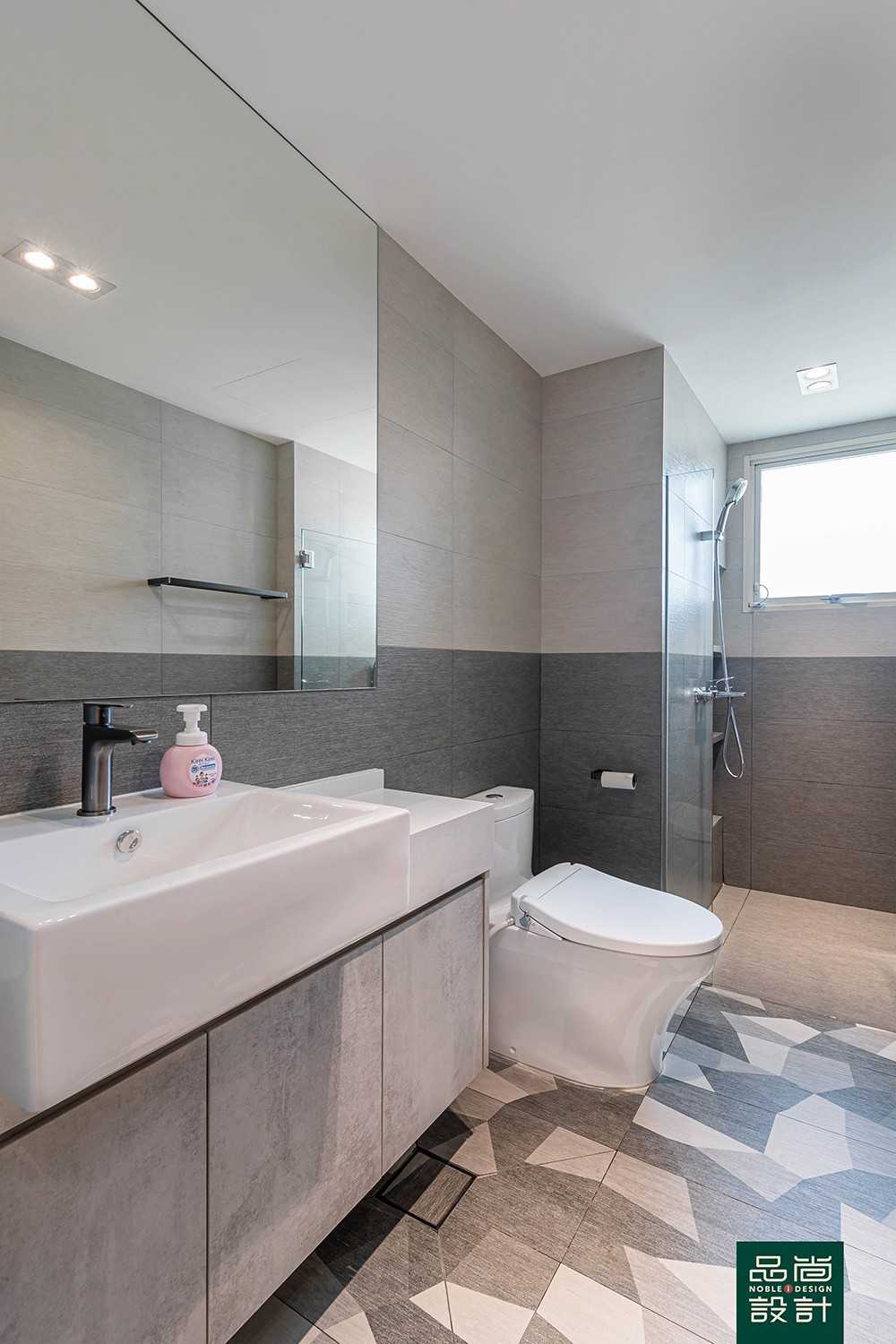 Scandinavian Bathroom with Homogeneous Tiles and Mirror