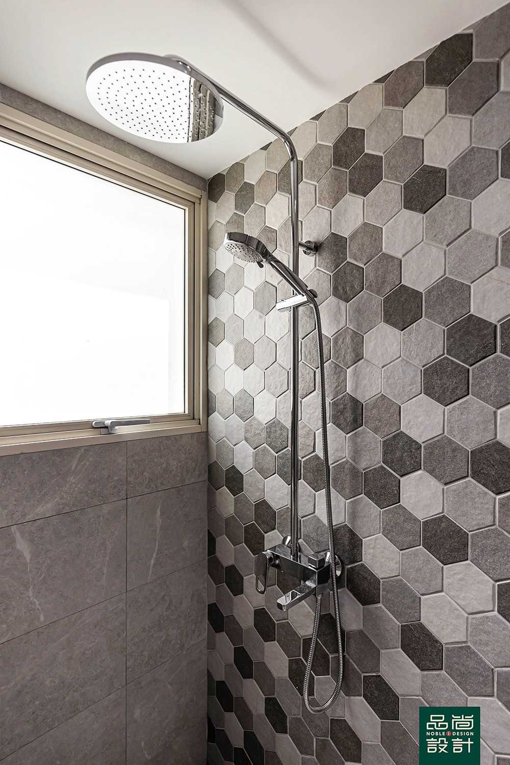 Scandinavian Bathroom with Homogeneous Tiles and Bathroom Accessories