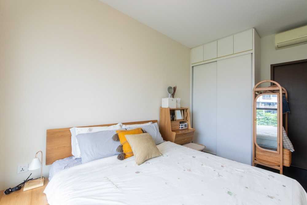 Scandinavian Bedroom with Wardrobe and Sliding Wardrobe
