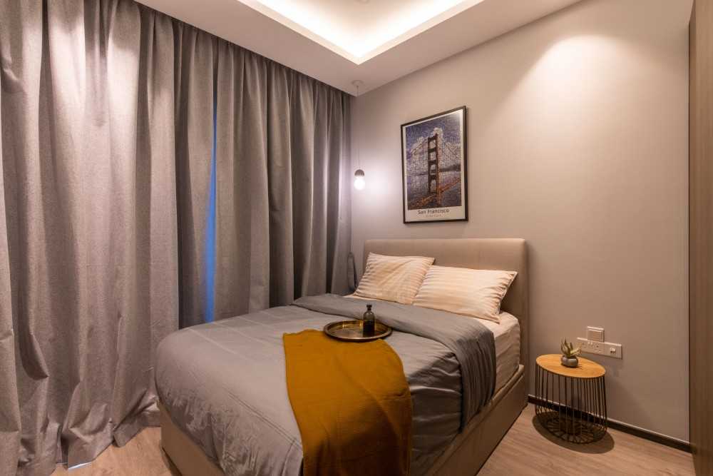 Contemporary Bedroom with Vinyl Flooring and Wardrobe