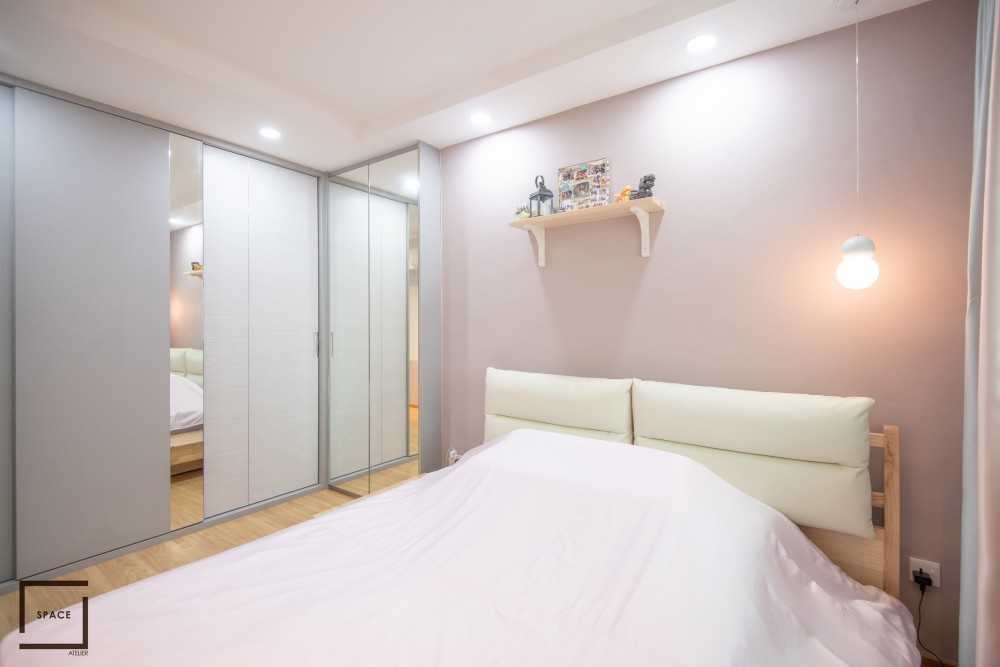 Contemporary Bedroom with Wardrobe and Sliding Wardrobe