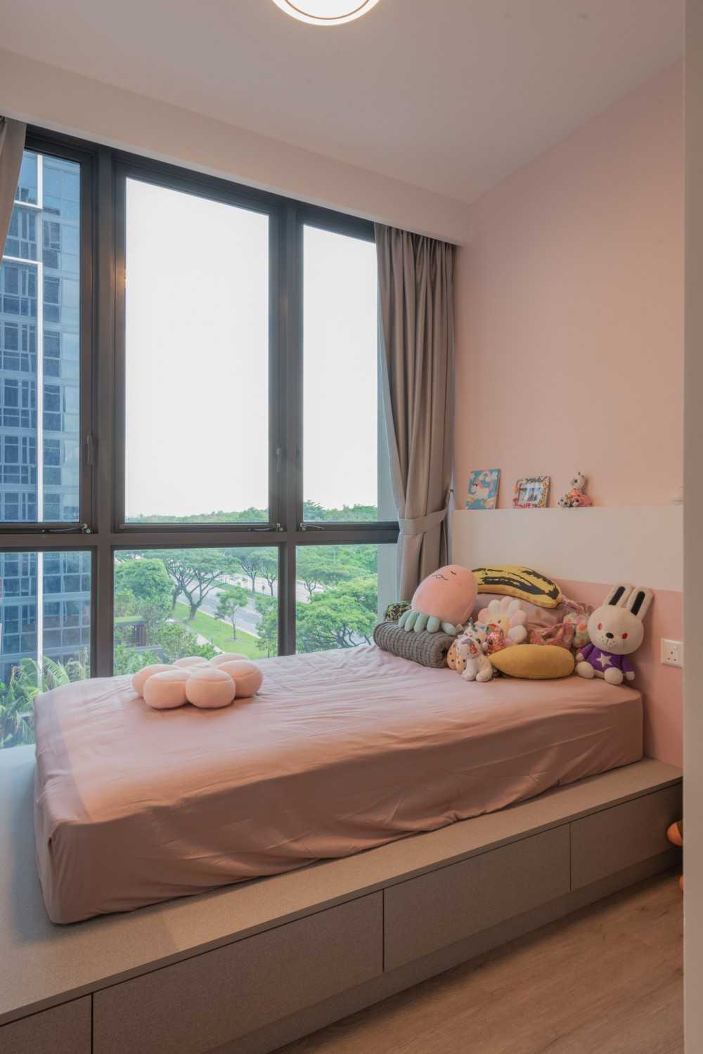 Eclectic Bedroom with Bookshelf and Platform Bed