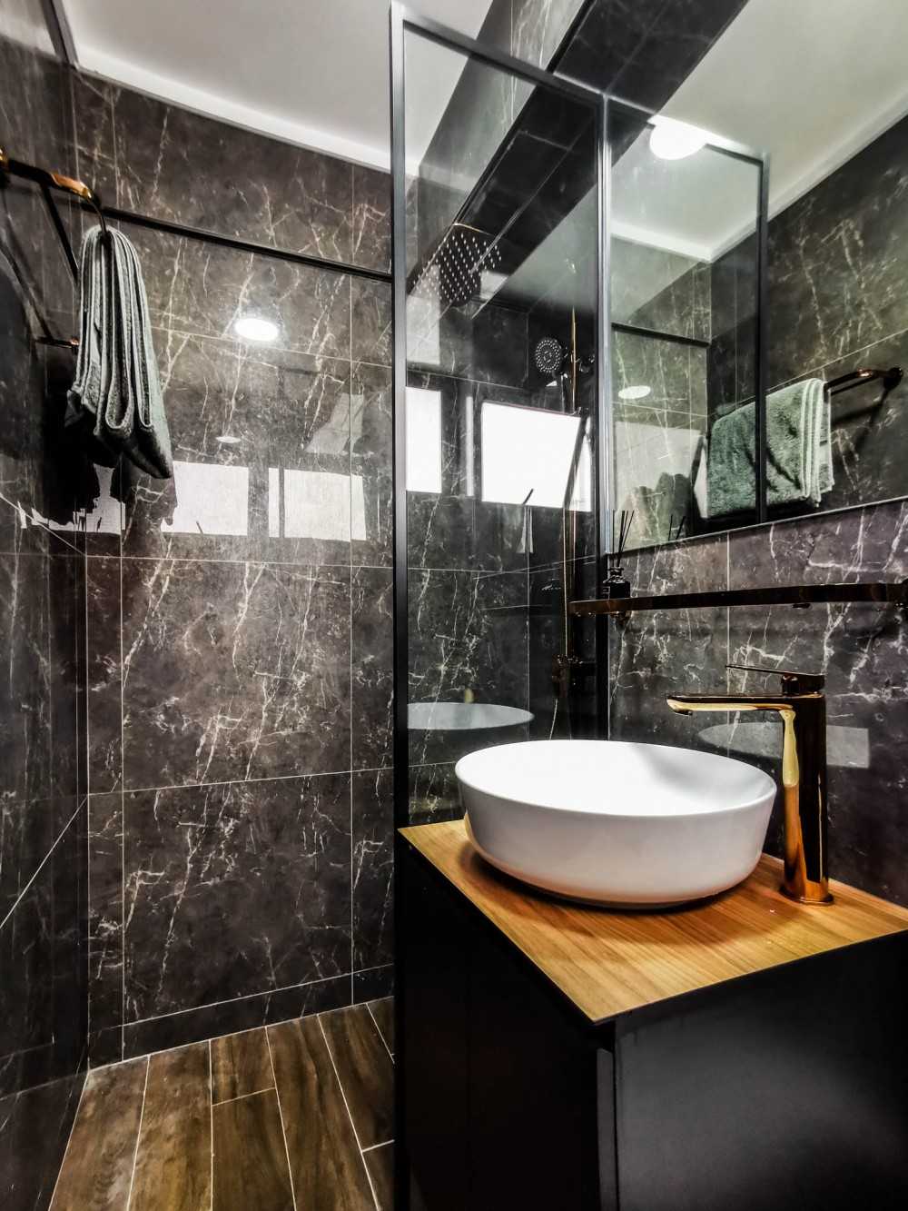 Contemporary Bathroom with Countertop and Mirror