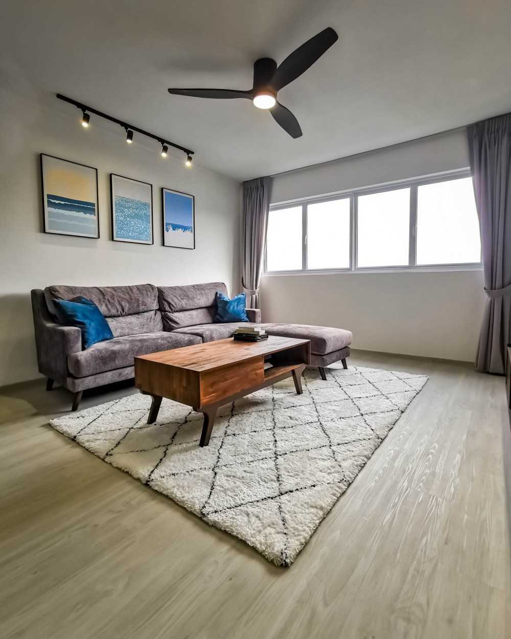 Contemporary Living Room with Vinyl Flooring and Ceiling Fan