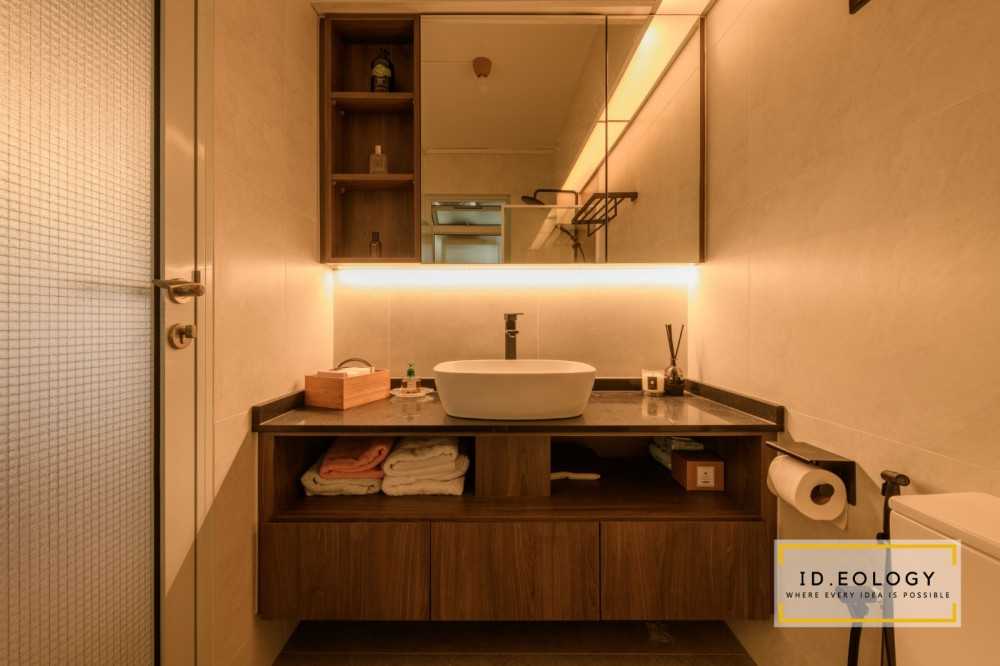 Minimalist Bathroom with Granite Floor and Marble Floor