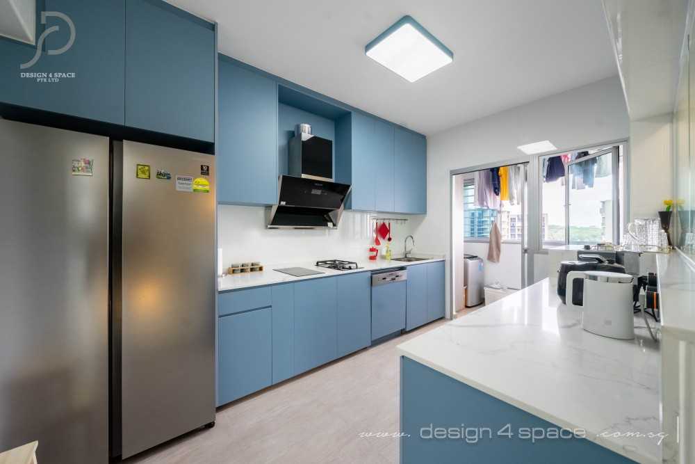 Modern Kitchen with Kitchen Window and Kitchen Island
