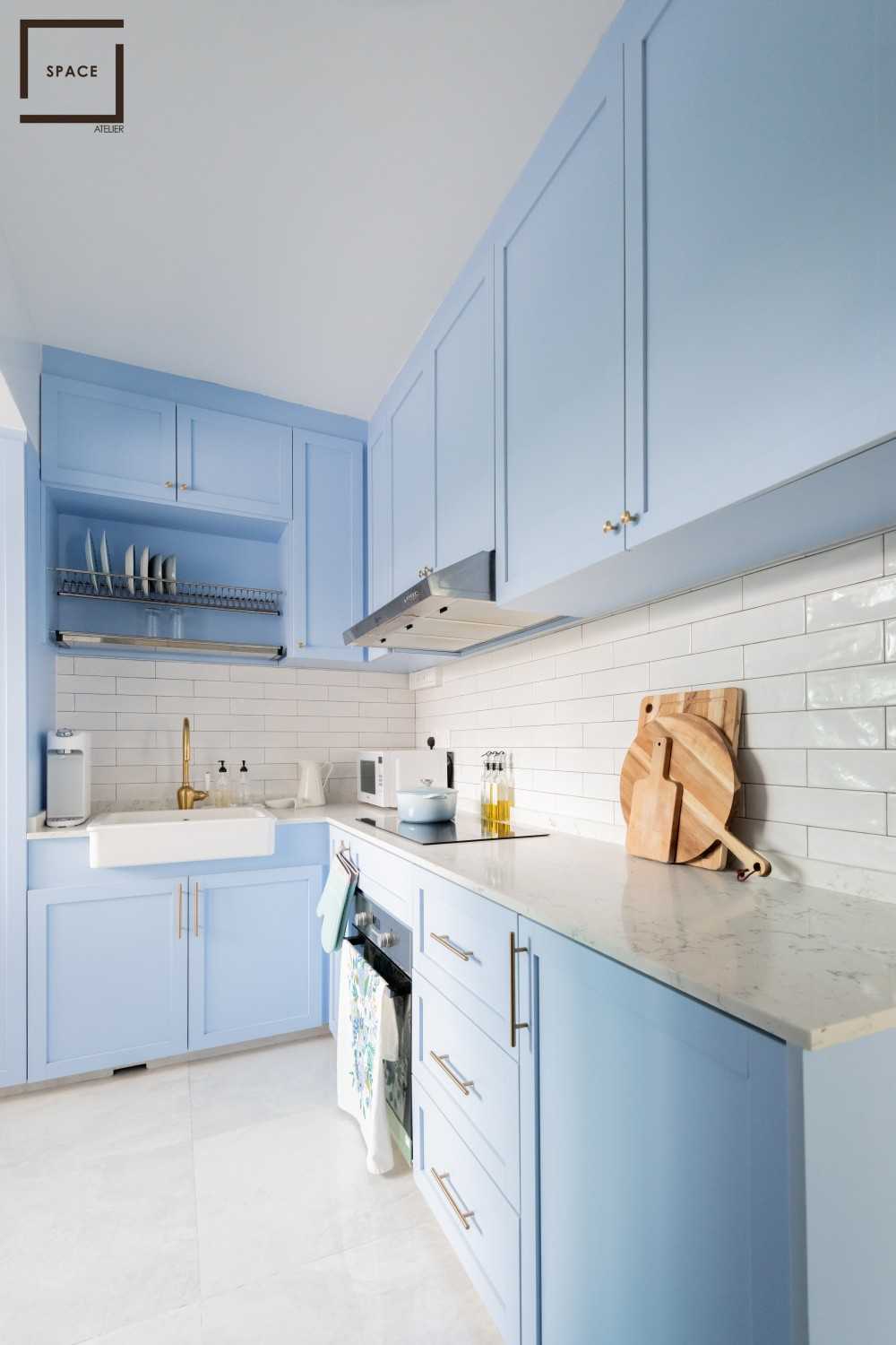 Country Kitchen with Open Kitchen and Kitchen Accessories