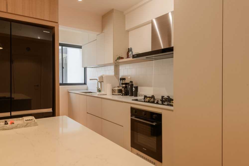 Scandinavian Kitchen with Countertop and Homogeneous Tiles