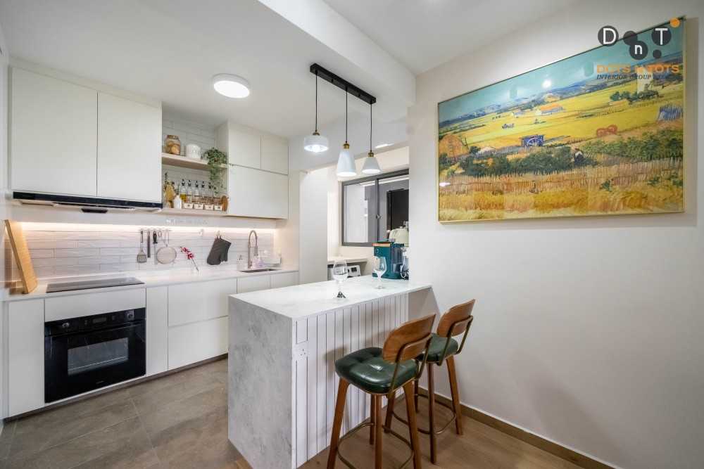 Scandinavian Kitchen with Vinyl Flooring and Homogeneous Tiles