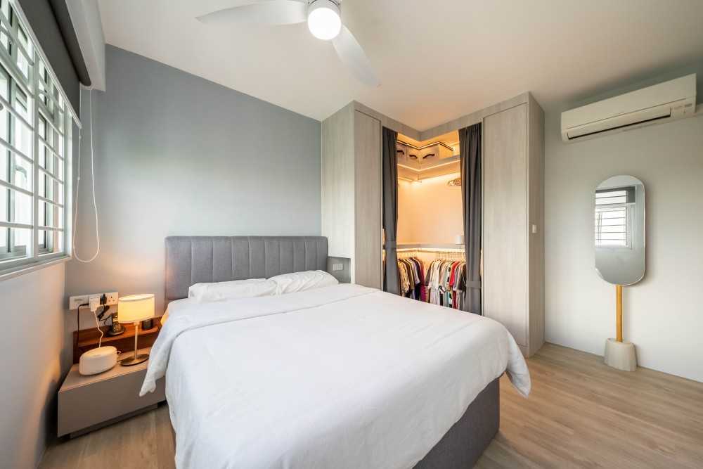 Industrial Bedroom with Vinyl Flooring and Wardrobe