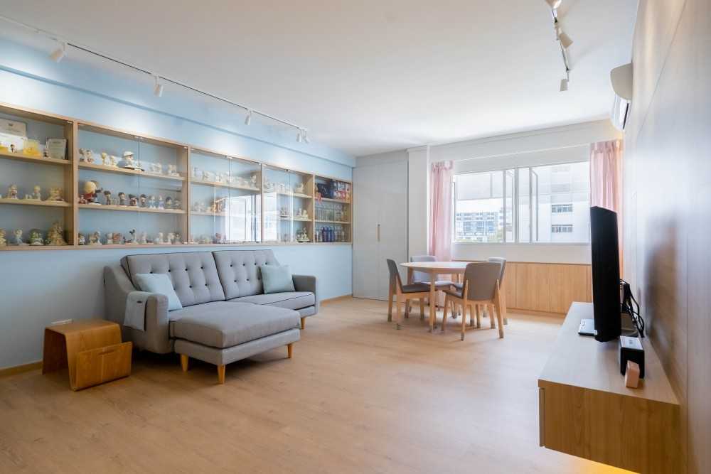 Minimalist Living Room with Vinyl Flooring and Sofa