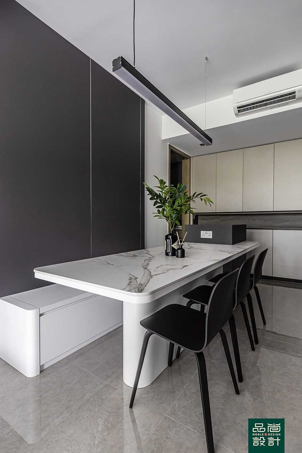 Modern Dining Room with Feature Wall and Dining Table
