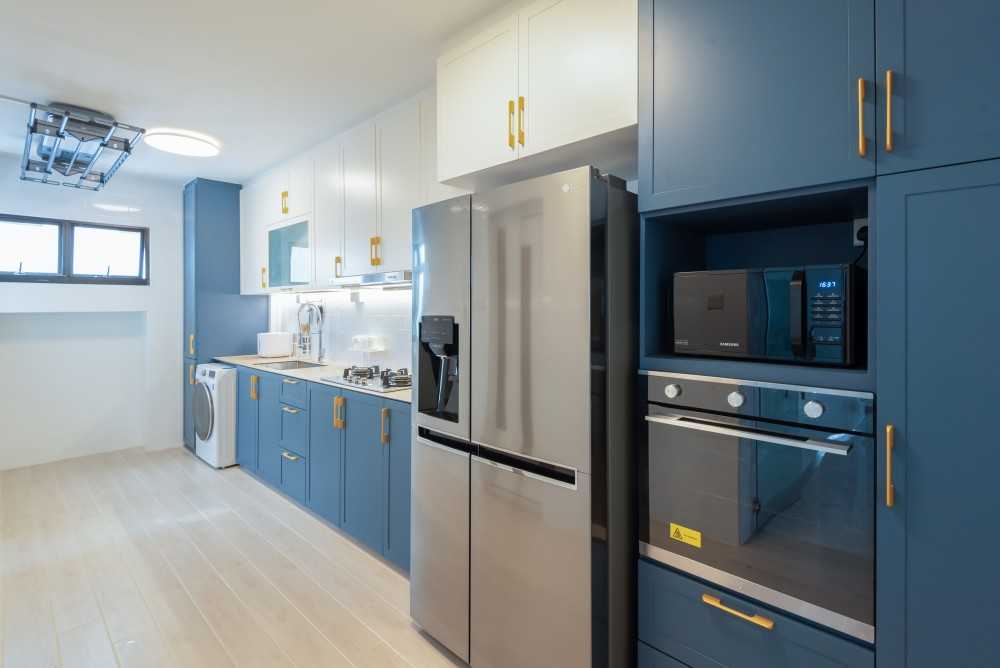 Scandinavian Kitchen with Vinyl Flooring and Wood Flooring