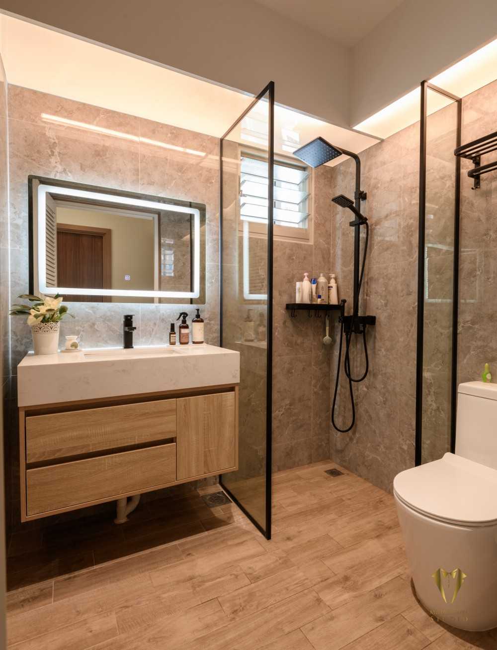 Contemporary Bathroom with Countertop and Homogeneous Tiles