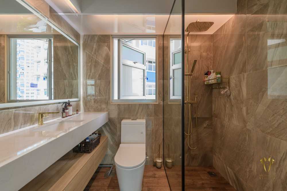 Contemporary Bathroom with Countertop and Homogeneous Tiles