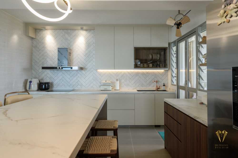 Contemporary Kitchen with Countertop and Homogeneous Tiles