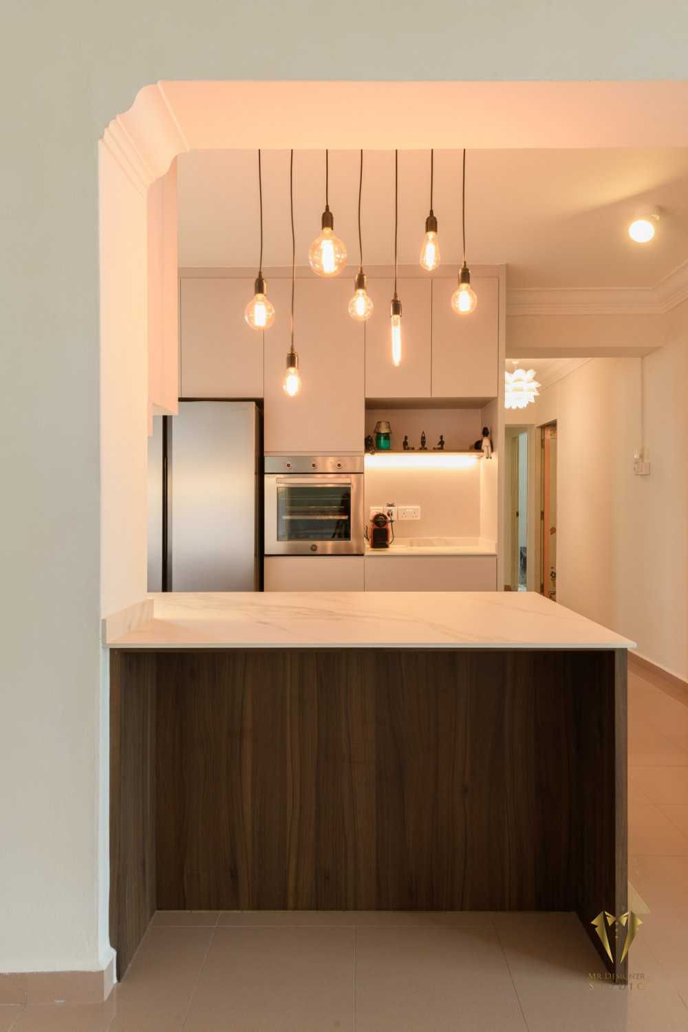 Contemporary Kitchen with Countertop and Homogeneous Tiles