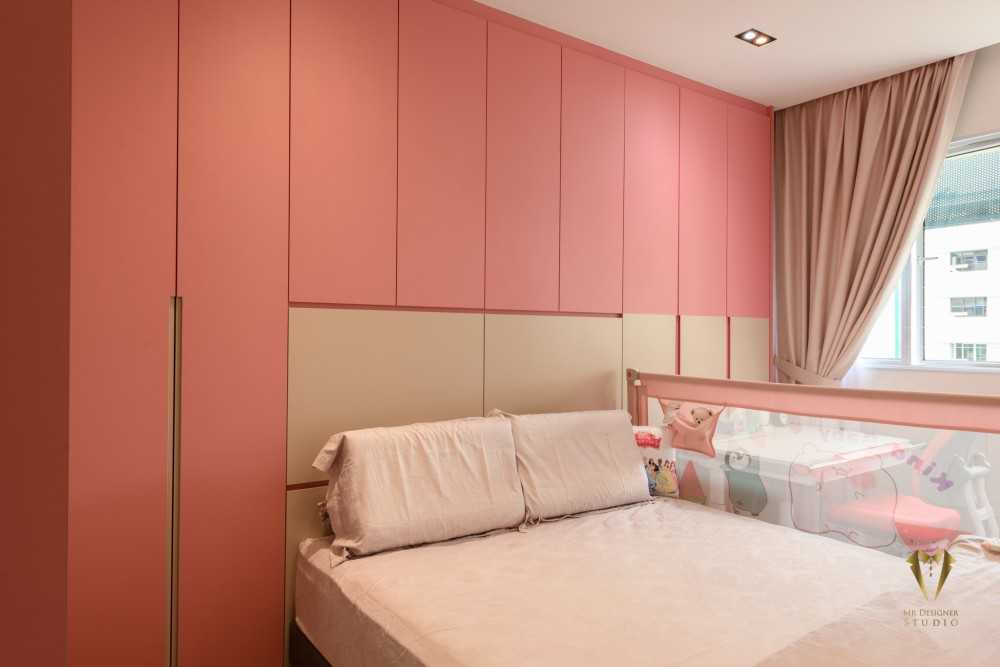 Contemporary Bedroom with Platform Bed and Wardrobe