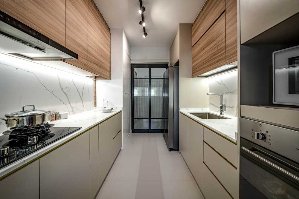 Contemporary Kitchen with Countertop and Cupboard