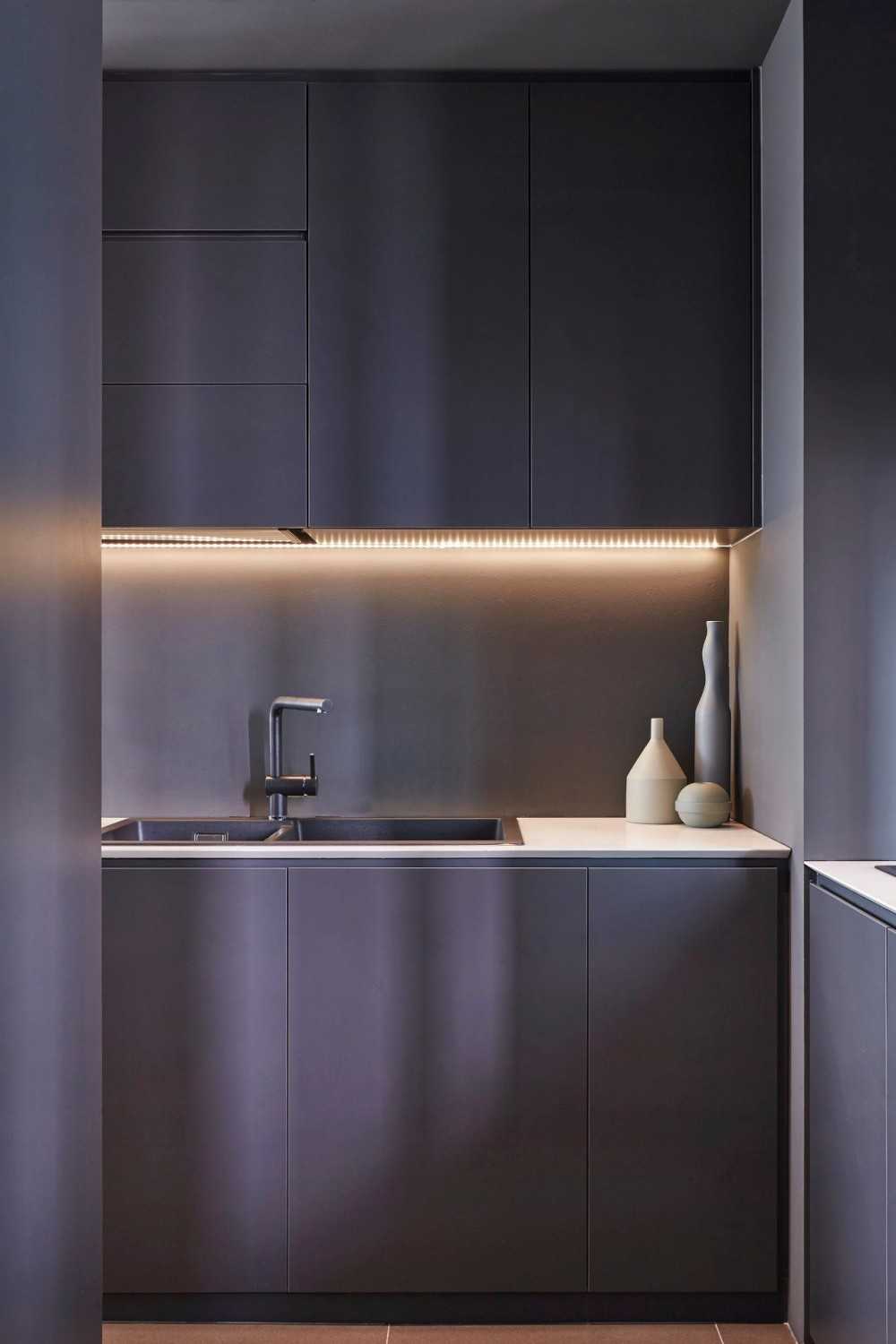 Contemporary Kitchen with Countertop and Vinyl Flooring