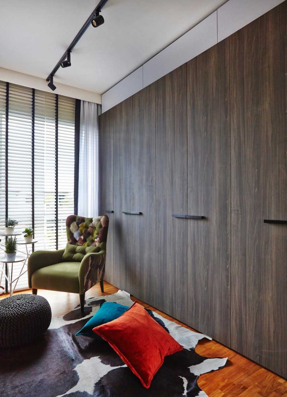 Contemporary Bedroom with Vinyl Flooring and Wardrobe