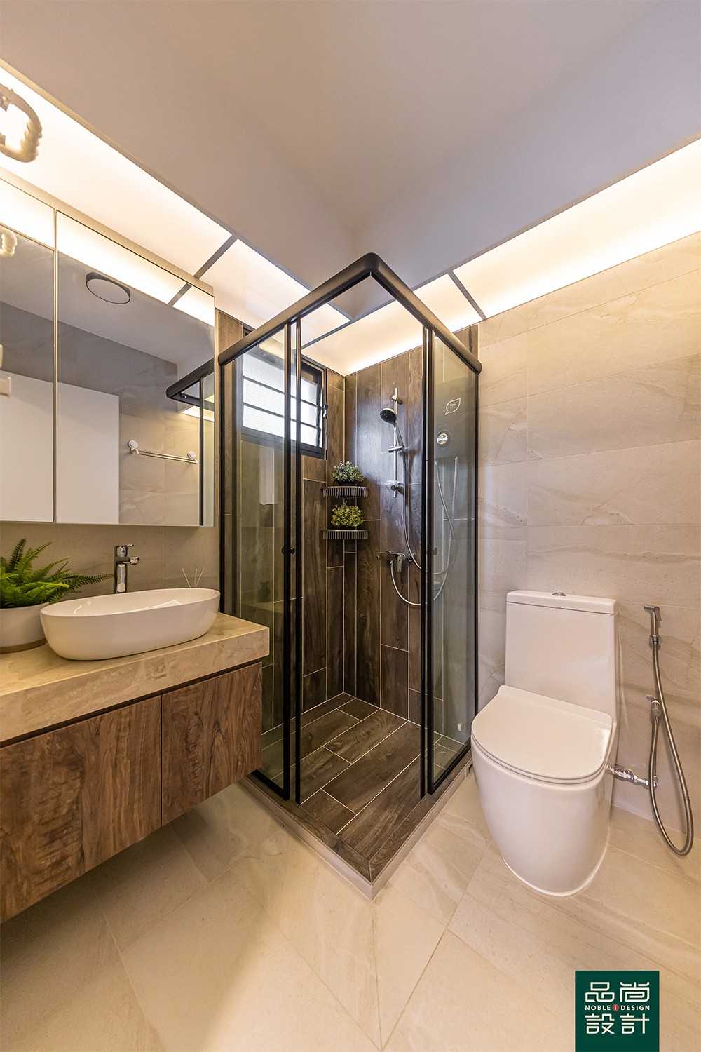 Modern Bathroom with Homogeneous Tiles and Mirror