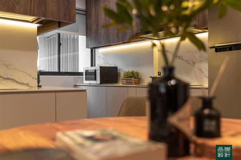 Modern Kitchen with Countertop and Kitchen Window