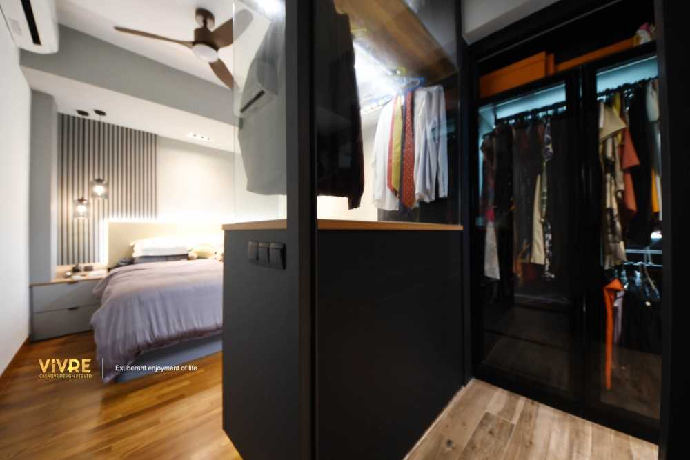 Industrial Bedroom with Homogeneous Tiles and Parquet Floor
