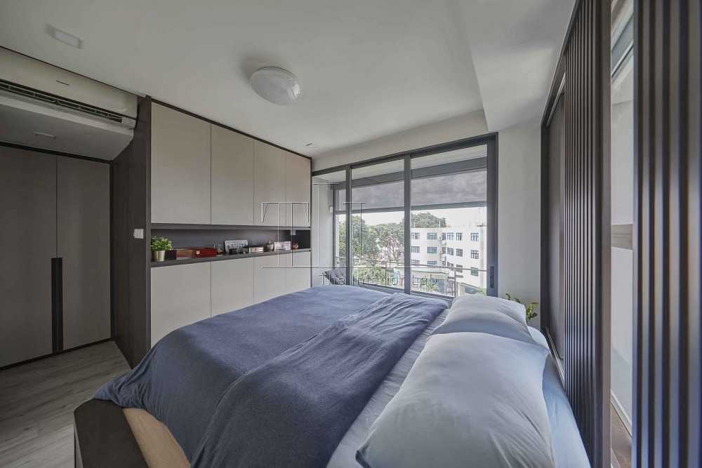 Contemporary Bedroom with Feature Wall and Blinds