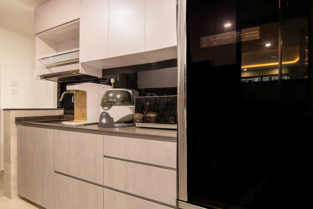 Modern Kitchen with Countertop and Kitchen Window