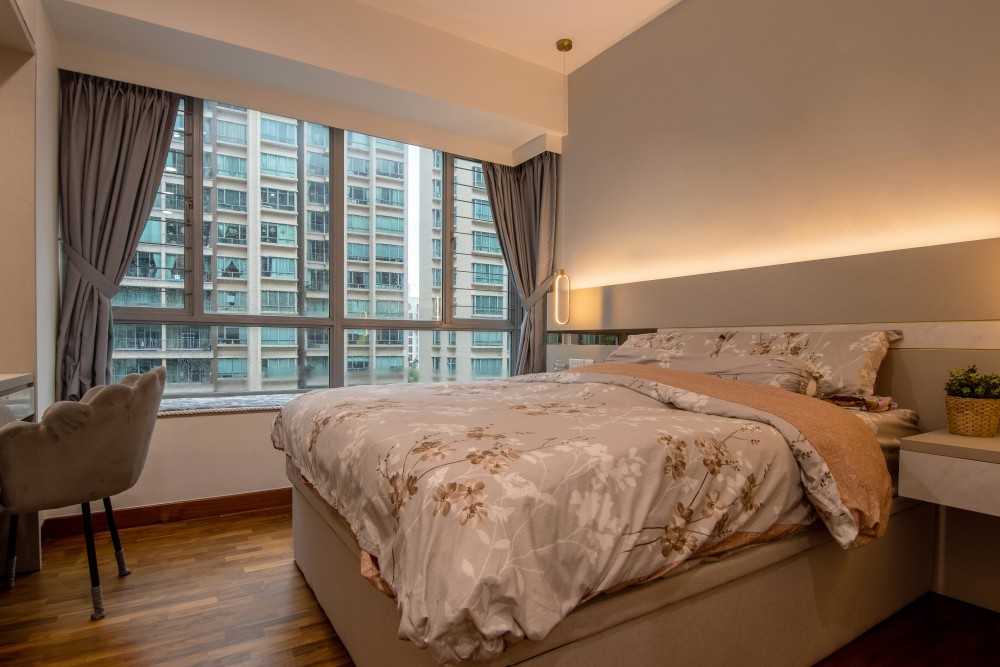 Modern Bedroom with Ceiling Light and Queen Bed