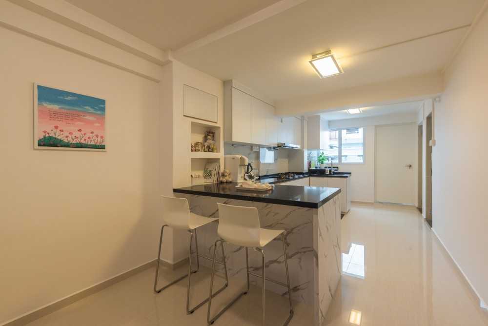 Scandinavian Kitchen with Countertop and Homogeneous Tiles