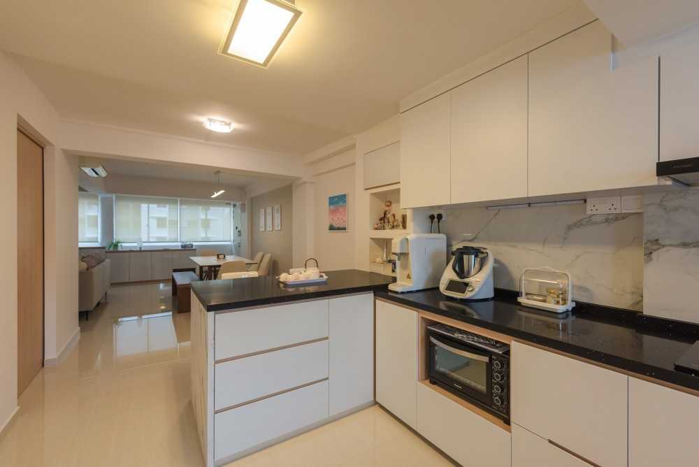 Scandinavian Kitchen with Countertop and Homogeneous Tiles