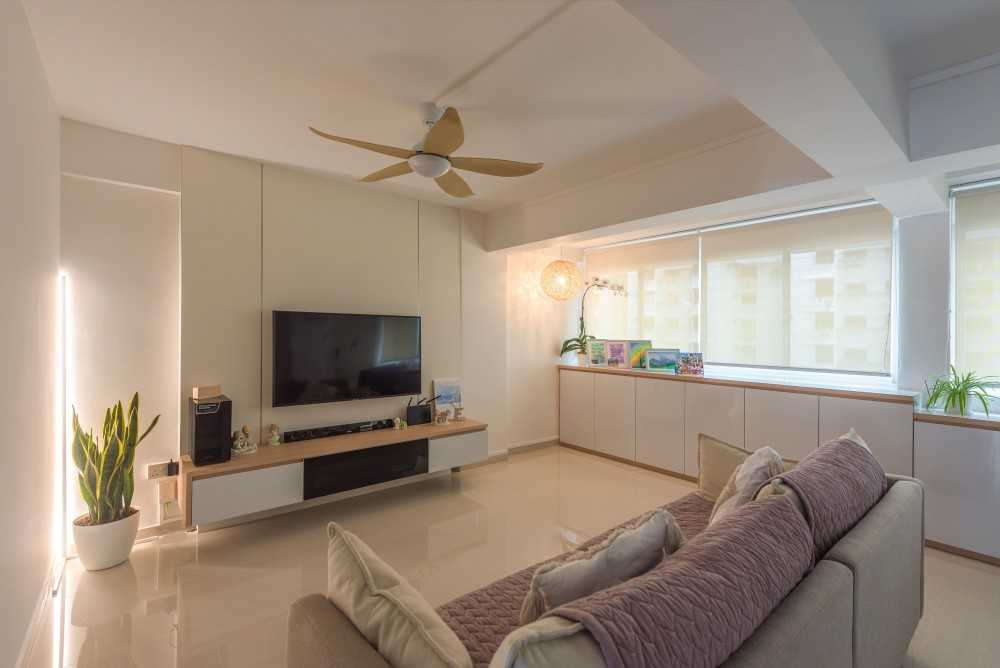 Scandinavian Living Room with Homogeneous Tiles and TV Console