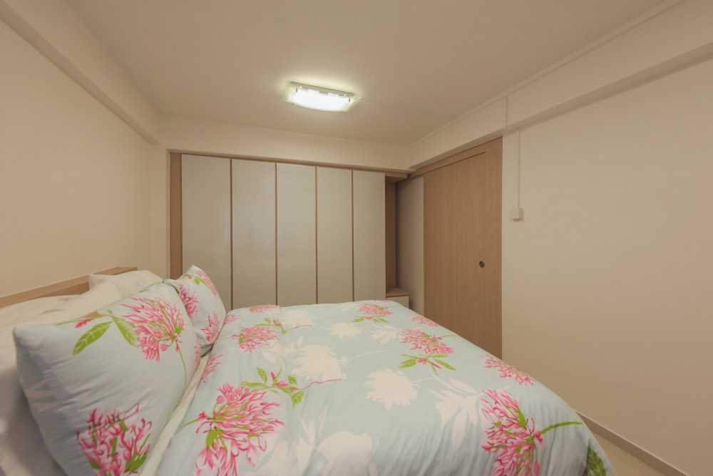 Scandinavian Bedroom with Homogeneous Tiles and Wardrobe