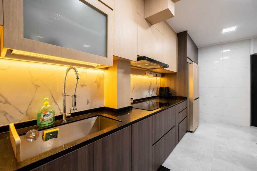 Contemporary Kitchen with Kitchen Window and Kitchen Island