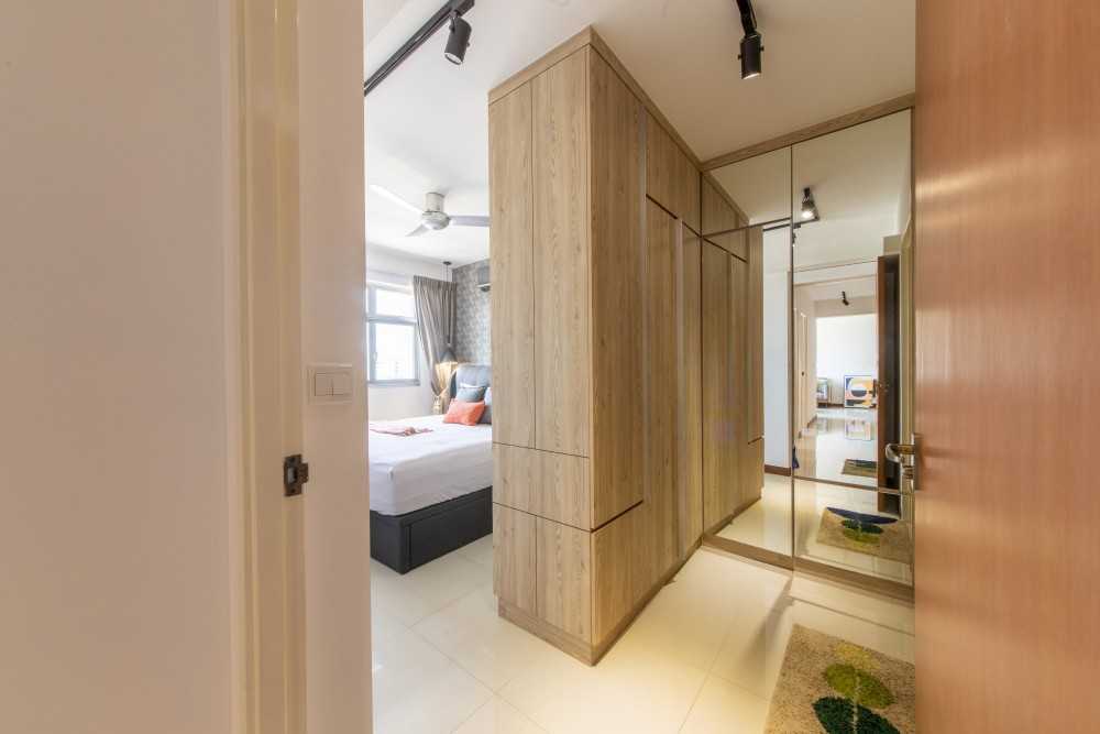 Eclectic Walk-in Wardrobe with Mirror and Wardrobe