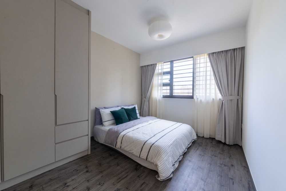 Modern Bedroom with Wood Flooring and Wardrobe