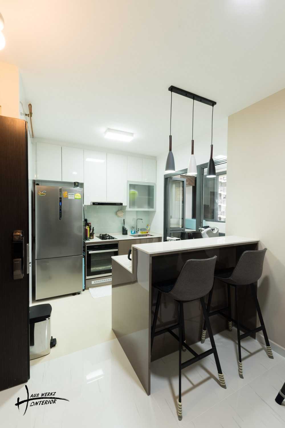 Modern Kitchen with Countertop and Open Kitchen