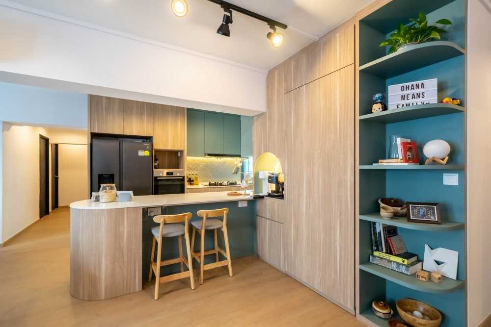Scandinavian Dining Room with Dining Table and Dining Chairs