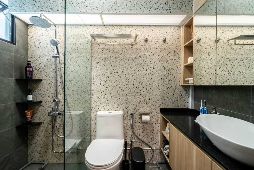 Scandinavian Bathroom with Bathroom Storage and Bathroom Sinks