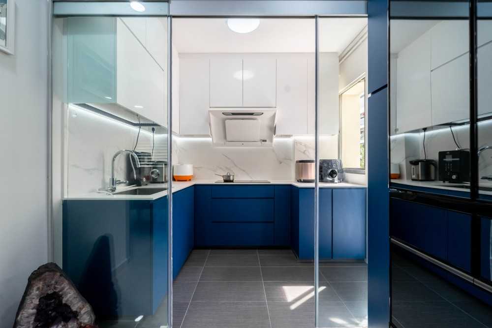 Modern Kitchen with Kitchen Island and Open Kitchen