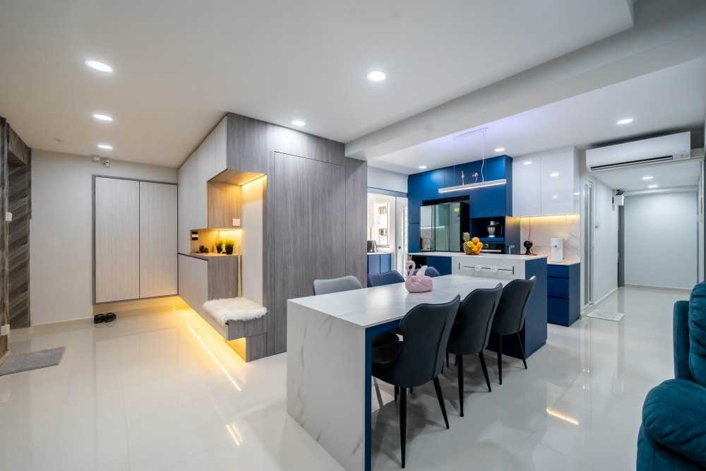 Modern Dining Room with Downlights and Dining Table