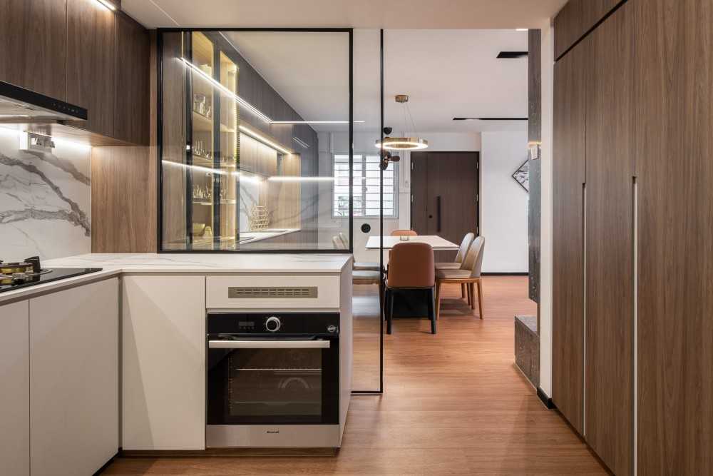 Contemporary Kitchen with Countertop and Vinyl Flooring